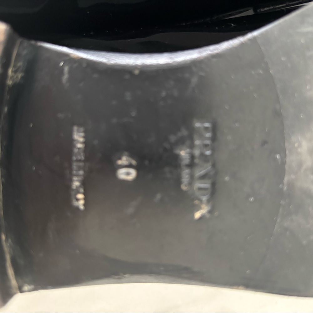 glossy Prada patent leather logo loafers made in Italy - Picture 15 of 16
